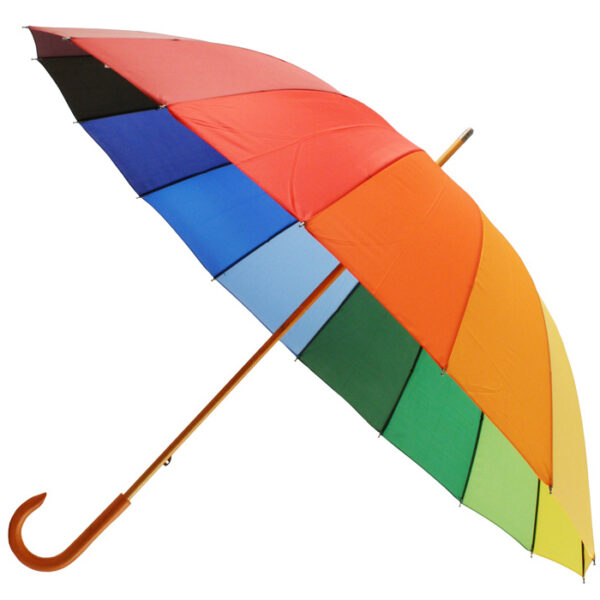 Paraply i regnbuefarver set fra siden